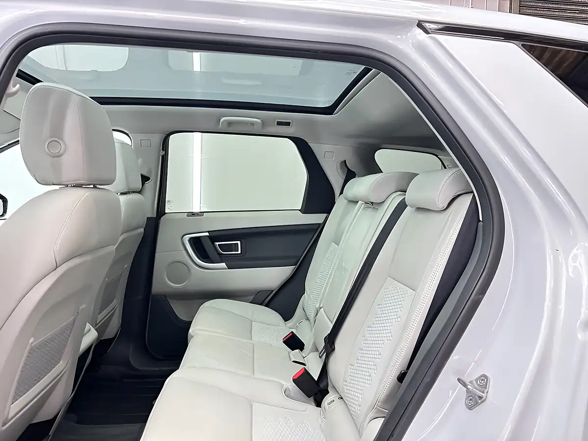 Used 2018 Land Rover Discovery Sport Se Tech Fuji White - Interior and Exterior details 19