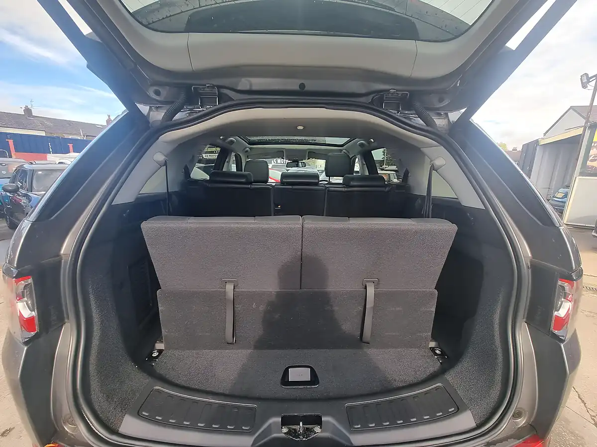 Used 2018 Land Rover Discovery Sport Se Tech Grey - Interior and Exterior details 18