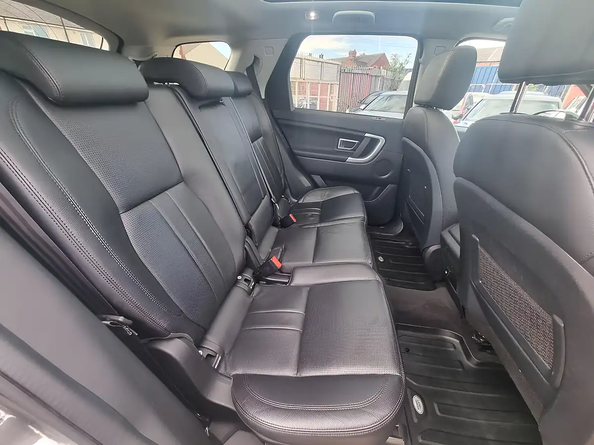 Used 2018 Land Rover Discovery Sport Se Tech Grey - Interior and Exterior details 6