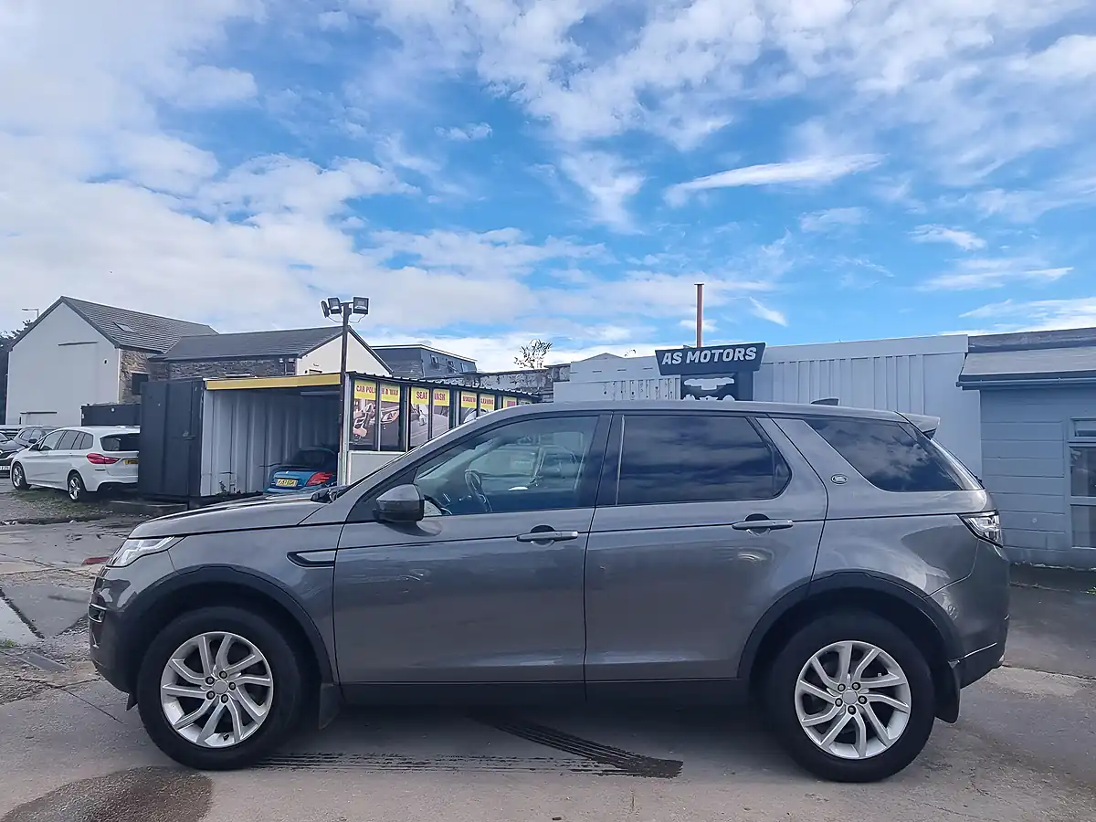 Used 2018 Land Rover Discovery Sport Se Tech Grey - Interior and Exterior details 7