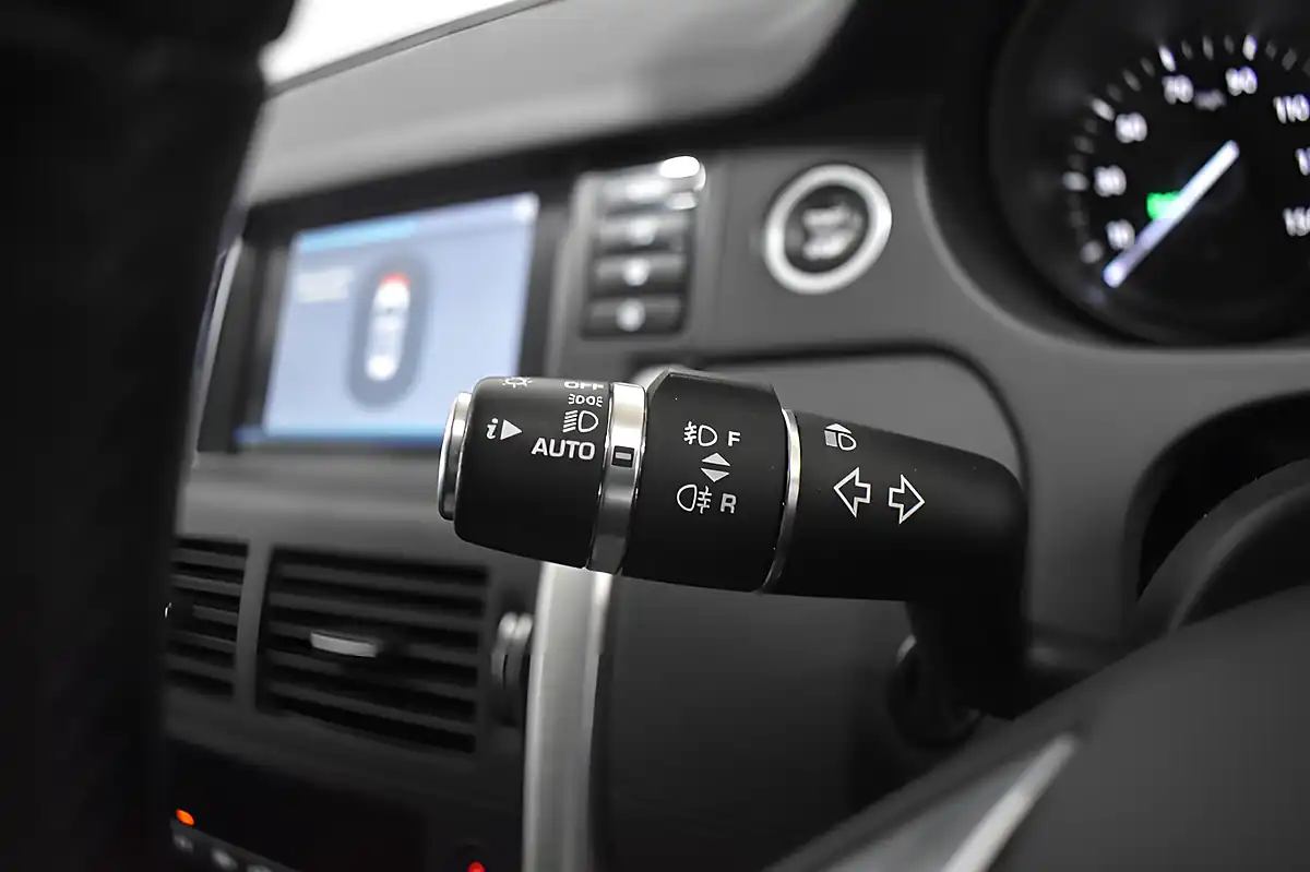Used 2018 Land Rover Discovery Sport Se Tech Red - Interior and Exterior details 16