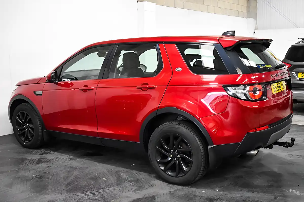 Used 2018 Land Rover Discovery Sport Se Tech Red - Interior and Exterior details 8