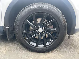 Used 2018 Land Rover Discovery Sport Se Tech White - Interior and Exterior details 11