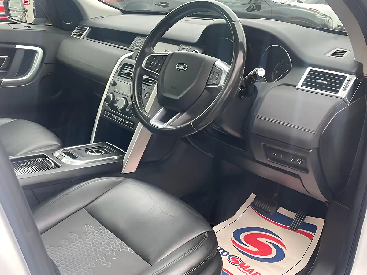 Used 2018 Land Rover Discovery Sport Se Tech White - Interior and Exterior details 12