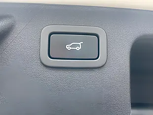 Used 2018 Land Rover Discovery Sport Se Tech White - Interior and Exterior details 14