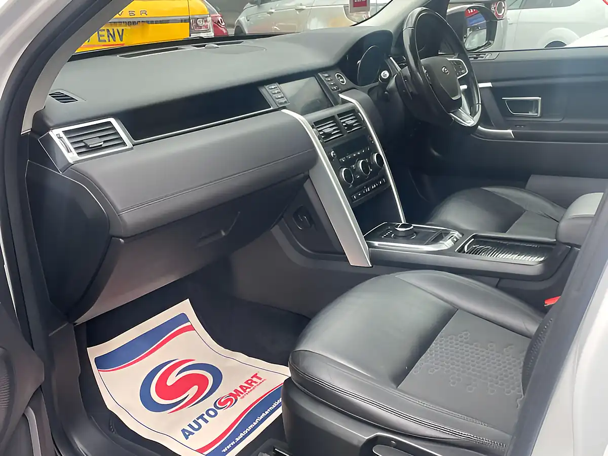 Used 2018 Land Rover Discovery Sport Se Tech White - Interior and Exterior details 15