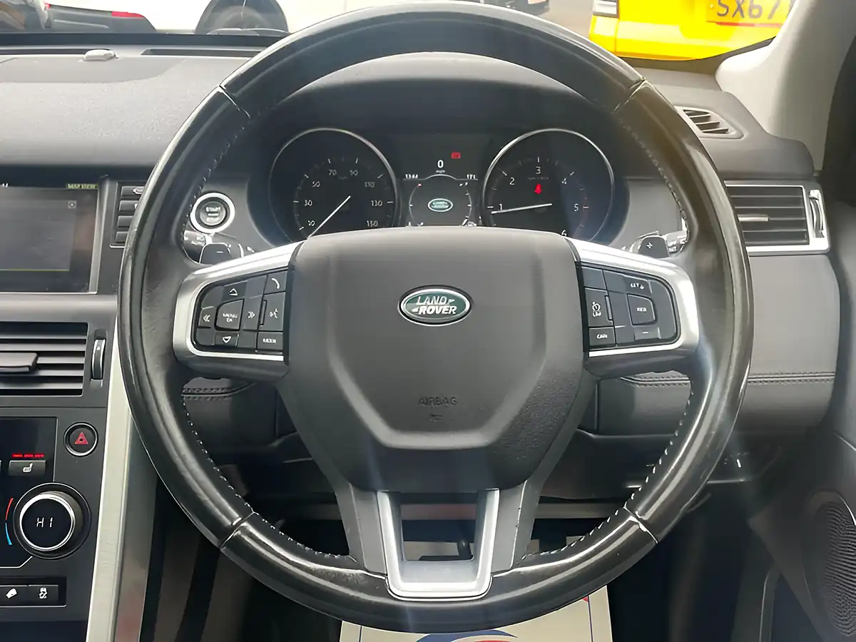 Used 2018 Land Rover Discovery Sport Se Tech White - Interior and Exterior details 19