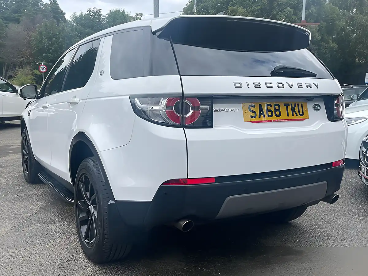 Used 2018 Land Rover Discovery Sport Se Tech White - Interior and Exterior details 8