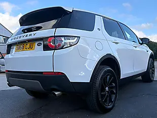 Used 2018 Land Rover Discovery Sport Se Tech White - Interior and Exterior details 10