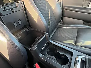 Used 2018 Land Rover Discovery Sport Se Tech White - Interior and Exterior details 11