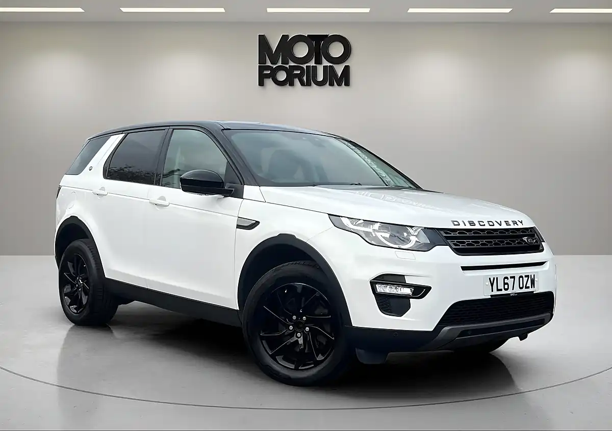 Used 2018 Land Rover Discovery Sport Se Tech White - Front View