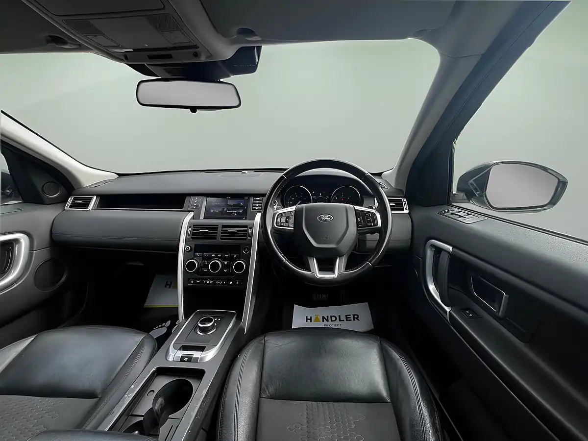 Used 2018 Land Rover Discovery Sport Se Tech White - Interior and Exterior details 11