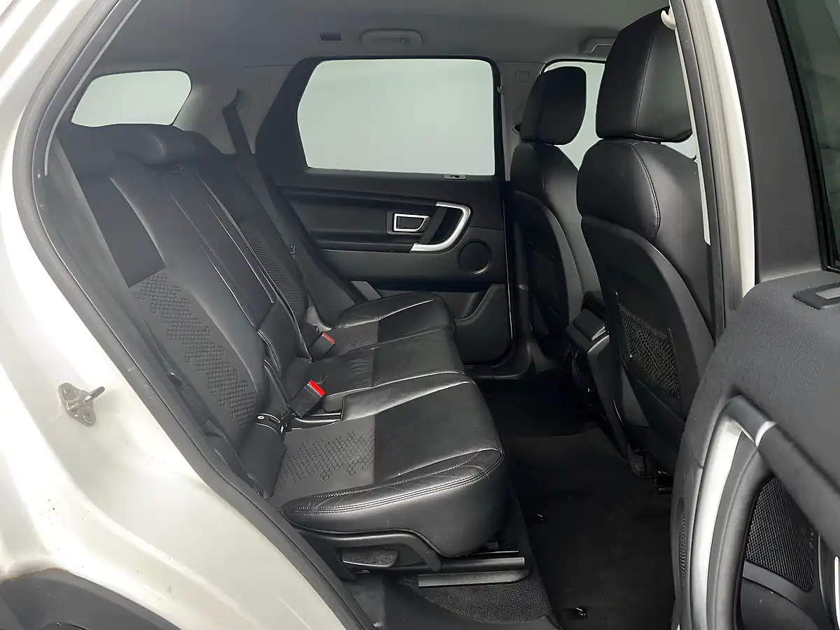 Used 2018 Land Rover Discovery Sport Se Tech White - Interior and Exterior details 12