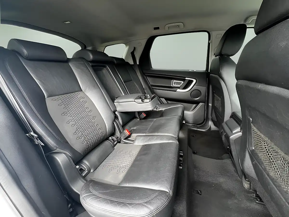 Used 2018 Land Rover Discovery Sport Se Tech White - Interior and Exterior details 13