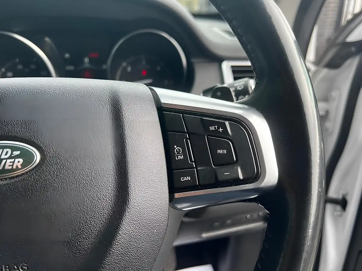 Used 2018 Land Rover Discovery Sport Se Tech White - Interior and Exterior details 14