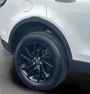 Used 2018 Land Rover Discovery Sport Se Tech White - Interior and Exterior details 16