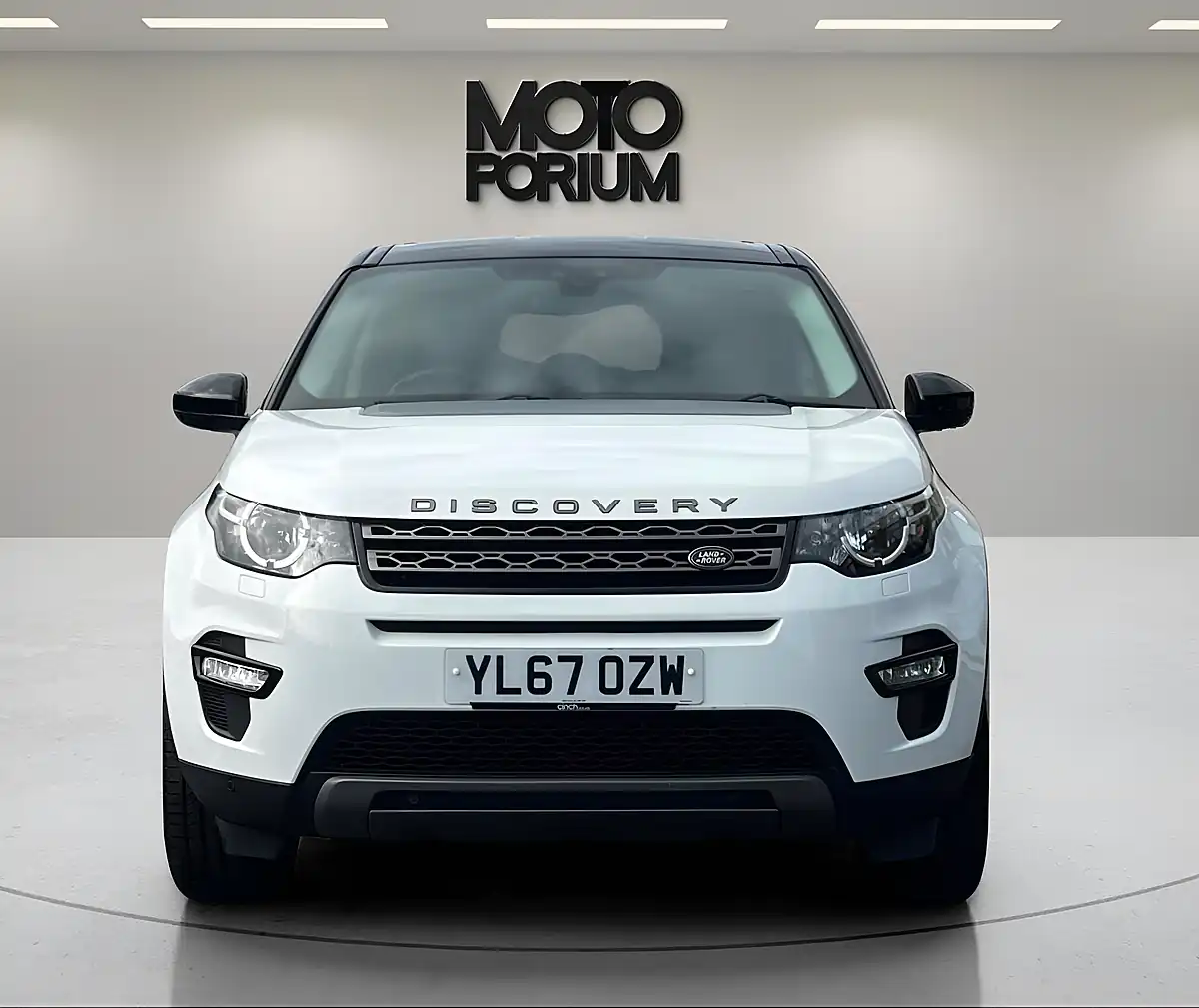 Used 2018 Land Rover Discovery Sport Se Tech White - Interior and Exterior details 2