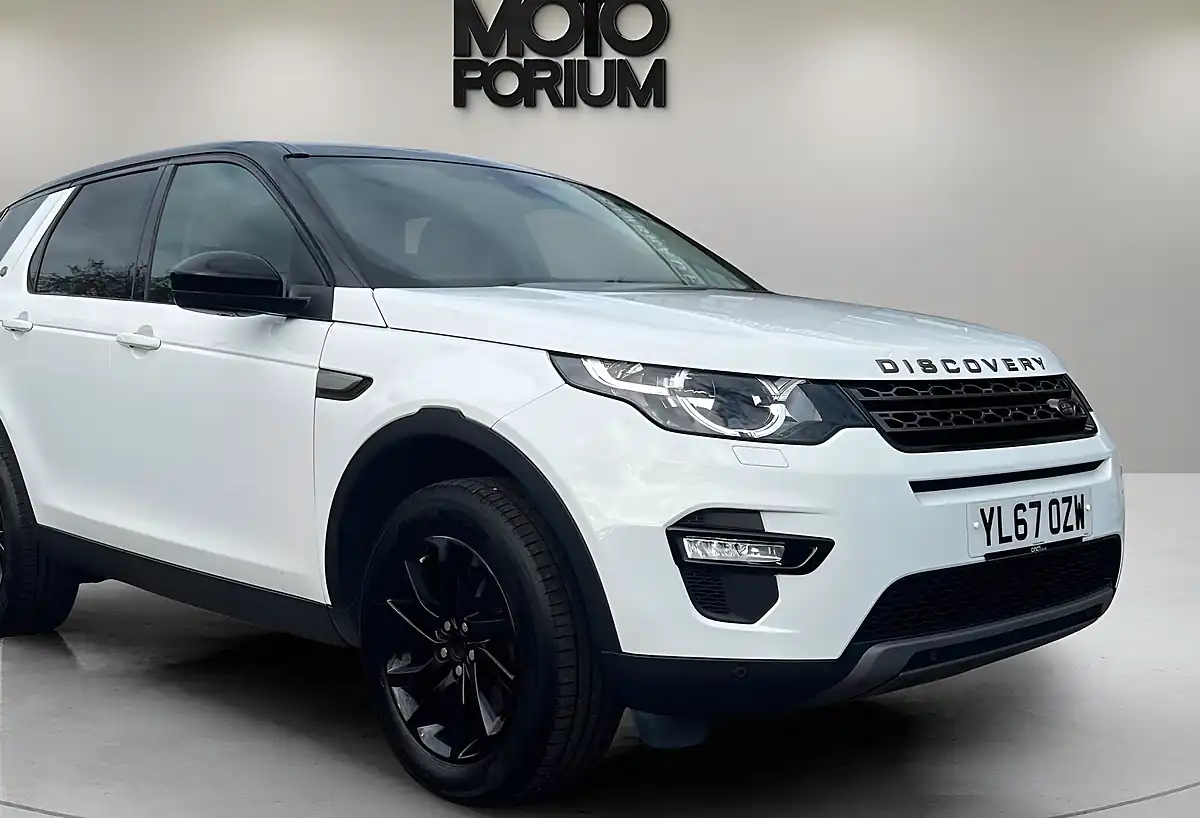 Used 2018 Land Rover Discovery Sport Se Tech White - Interior and Exterior details 8