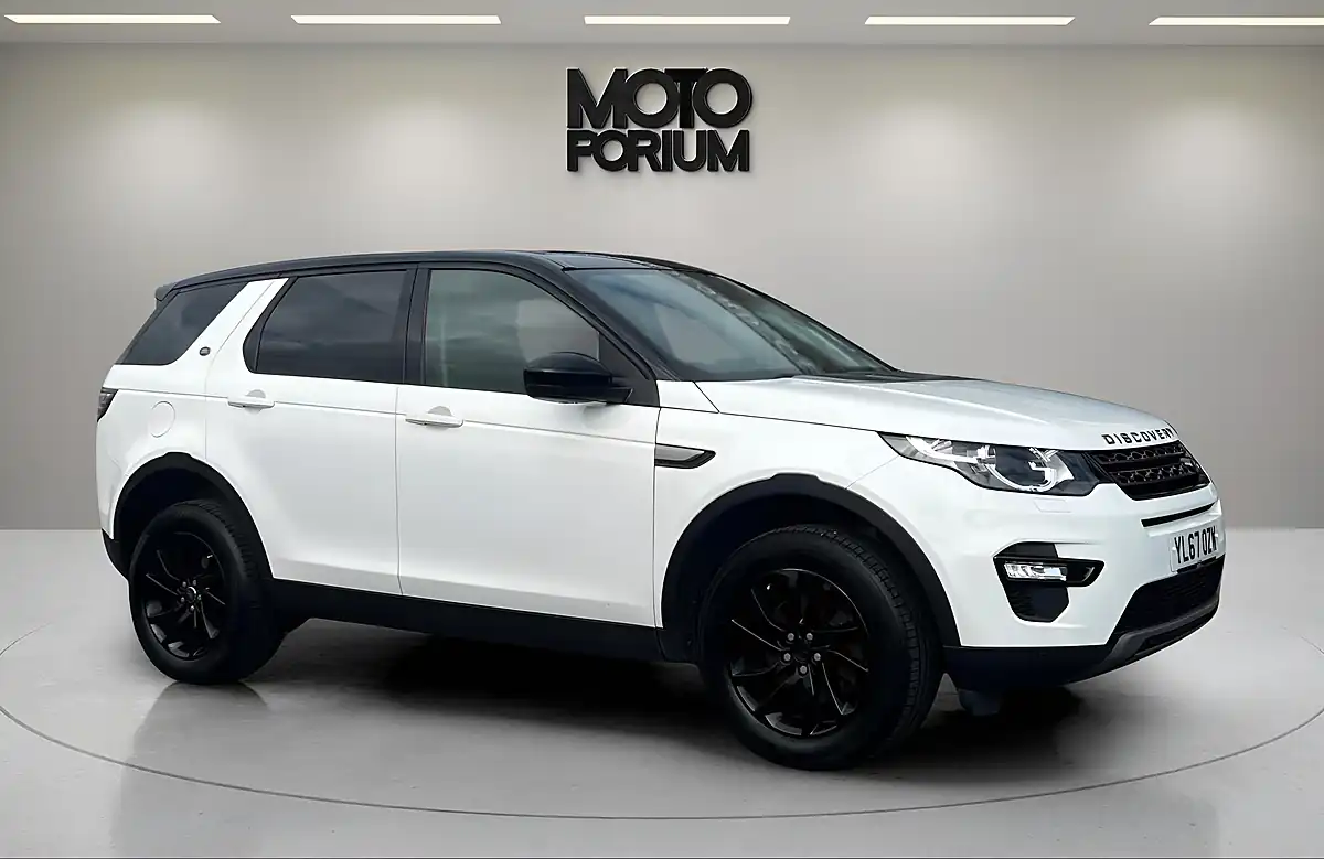 Used 2018 Land Rover Discovery Sport Se Tech White - Interior and Exterior details 9