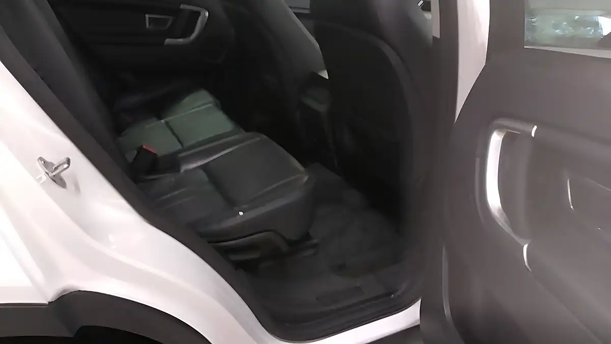 Used 2018 Land Rover Discovery Sport Se Tech White - Interior and Exterior details 10