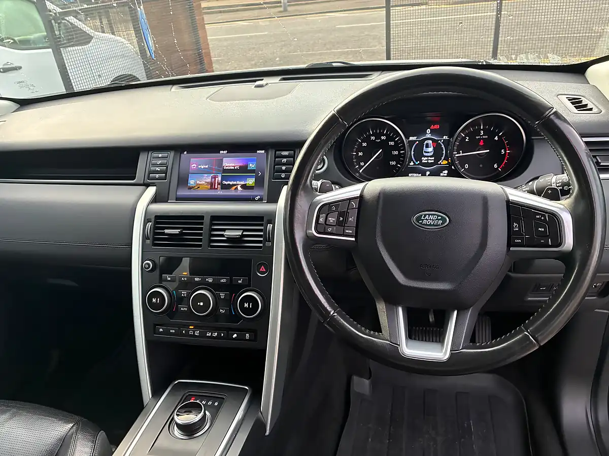 Used 2018 Land Rover Discovery Sport Se Tech White - Interior and Exterior details 12