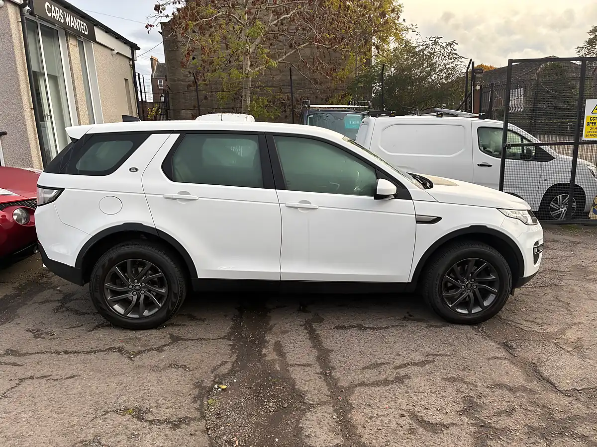 Used 2018 Land Rover Discovery Sport Se Tech White - Interior and Exterior details 2