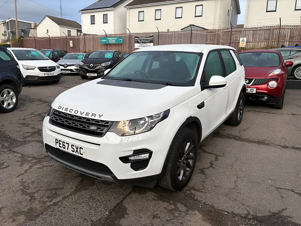 Used 2018 Land Rover Discovery Sport Se Tech White - Interior and Exterior details 7
