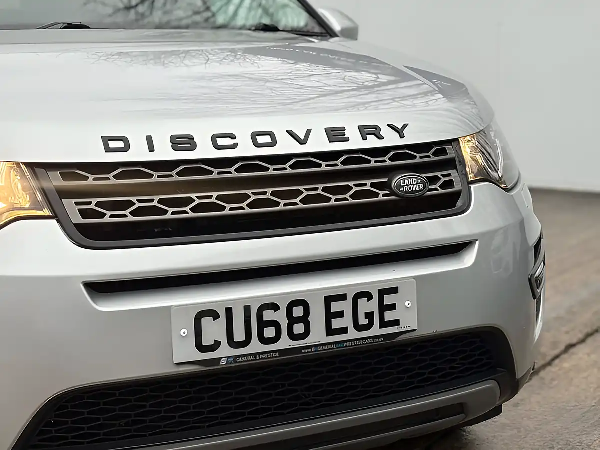 Used 2018 Land Rover Discovery Sport Se Tech Zambezi Silver - Interior and Exterior details 4