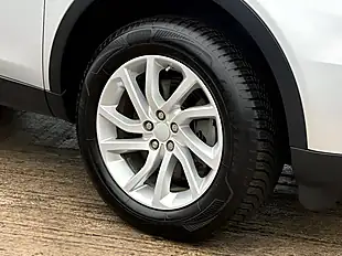 Used 2018 Land Rover Discovery Sport Se Tech Zambezi Silver - Interior and Exterior details 5