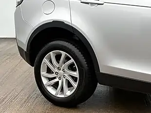 Used 2018 Land Rover Discovery Sport Se Tech Zambezi Silver - Interior and Exterior details 7