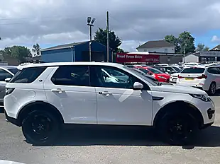 Used 2018 Land Rover Discovery Sport Se White - Interior and Exterior details 11