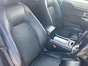 Used 2018 Land Rover Discovery Sport Se White - Interior and Exterior details 13