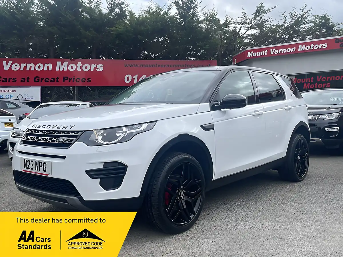 Used 2018 Land Rover Discovery Sport Se White - Front View