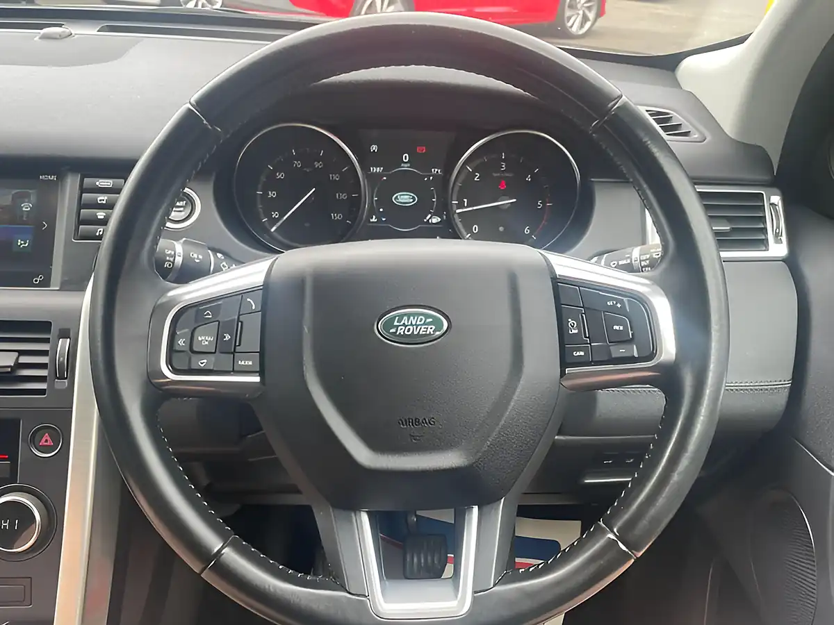 Used 2018 Land Rover Discovery Sport Se White - Interior and Exterior details 19