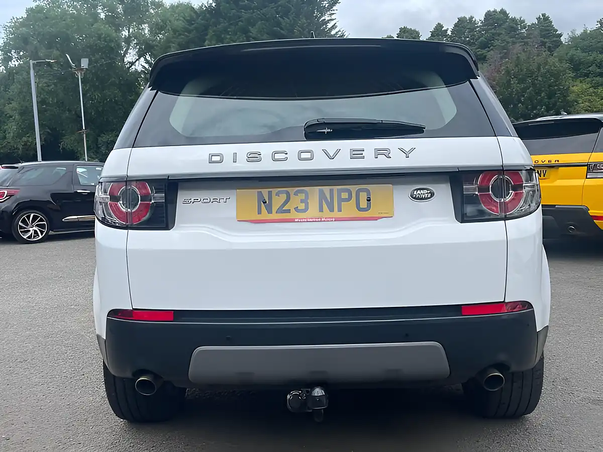 Used 2018 Land Rover Discovery Sport Se White - Interior and Exterior details 7