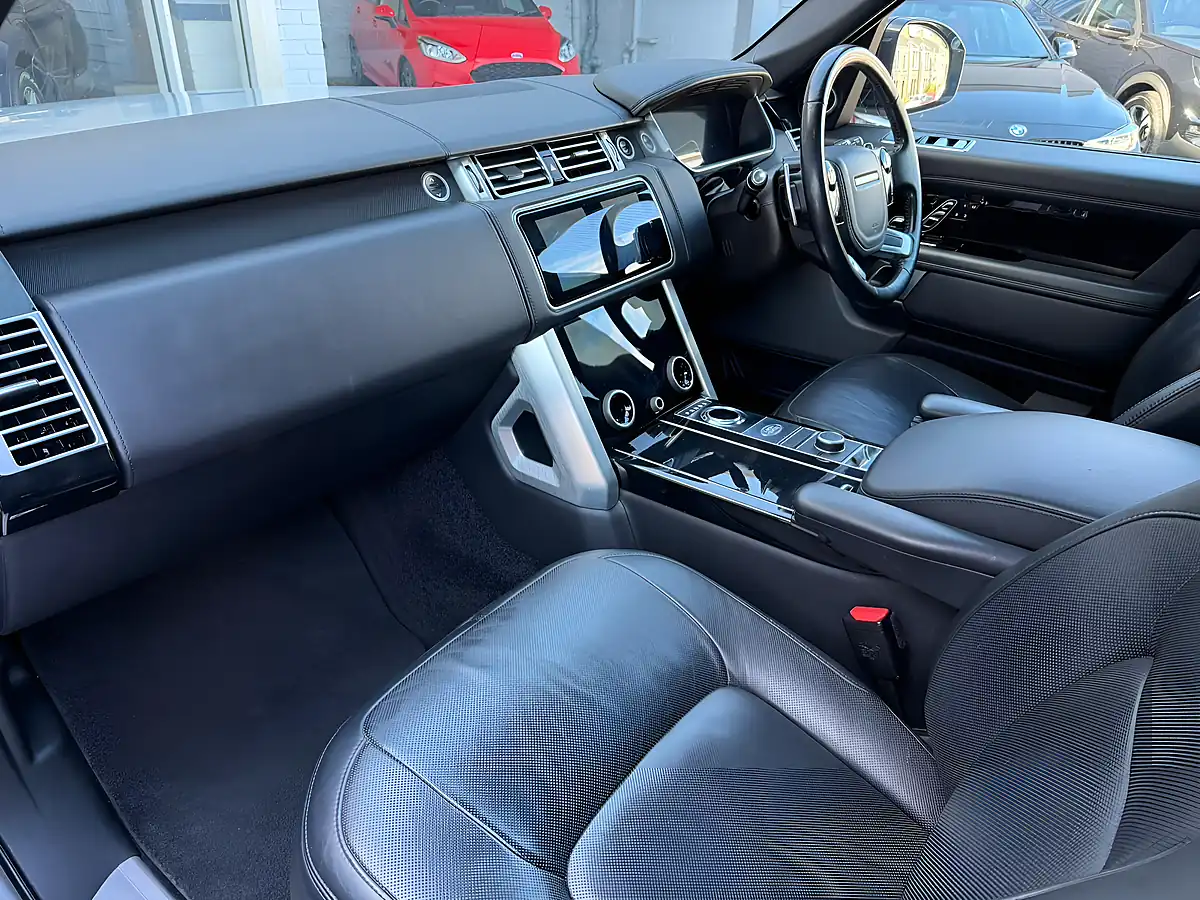 Used 2018 Land Rover Range Rover Autobiography Silver - Interior and Exterior details 9