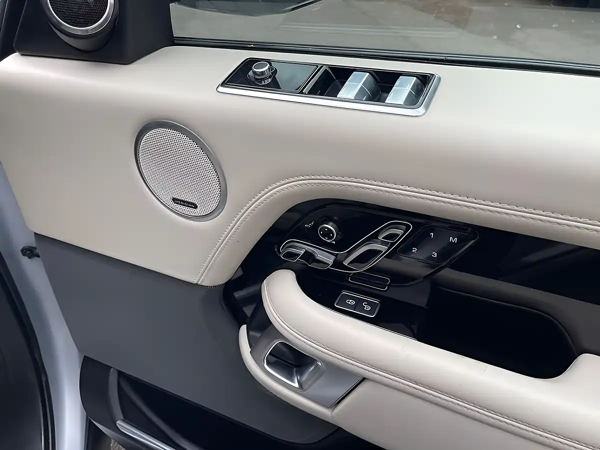Used 2018 Land Rover Range Rover Autobiography Silver - Interior and Exterior details 10