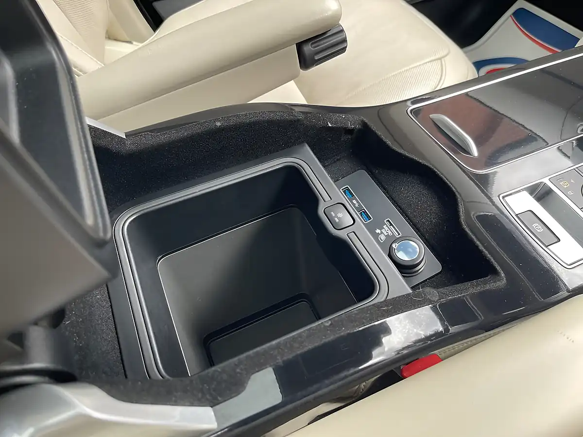 Used 2018 Land Rover Range Rover Autobiography Silver - Interior and Exterior details 15