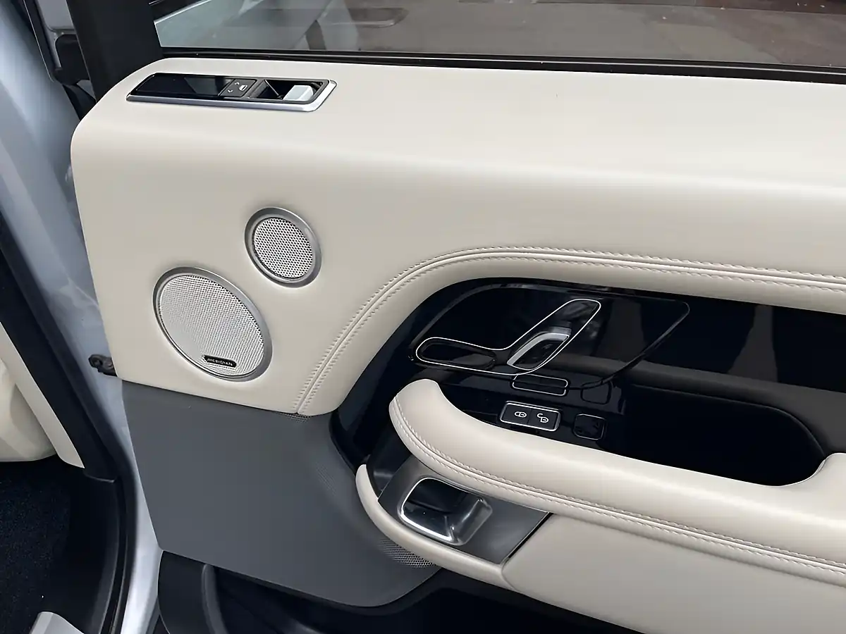 Used 2018 Land Rover Range Rover Autobiography Silver - Interior and Exterior details 16