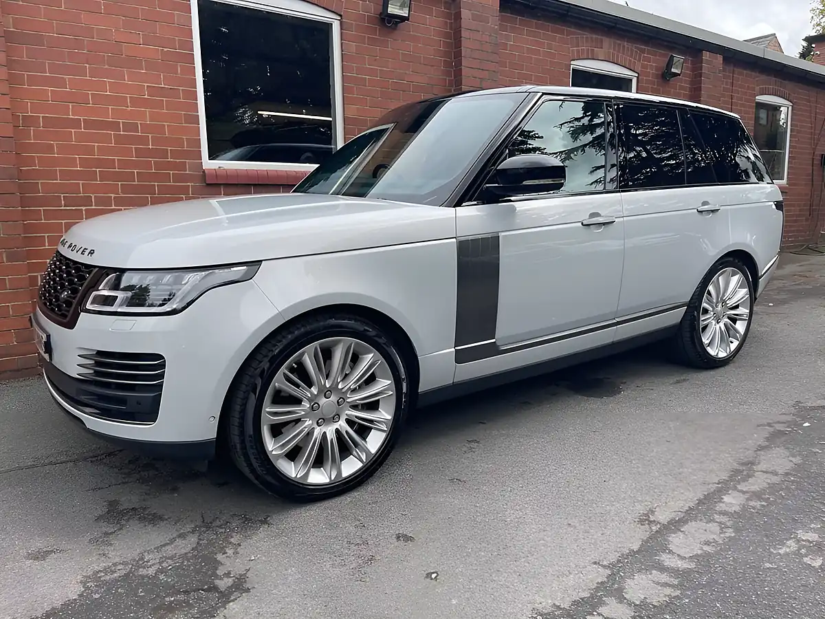 Used 2018 Land Rover Range Rover Autobiography Silver - Interior and Exterior details 7