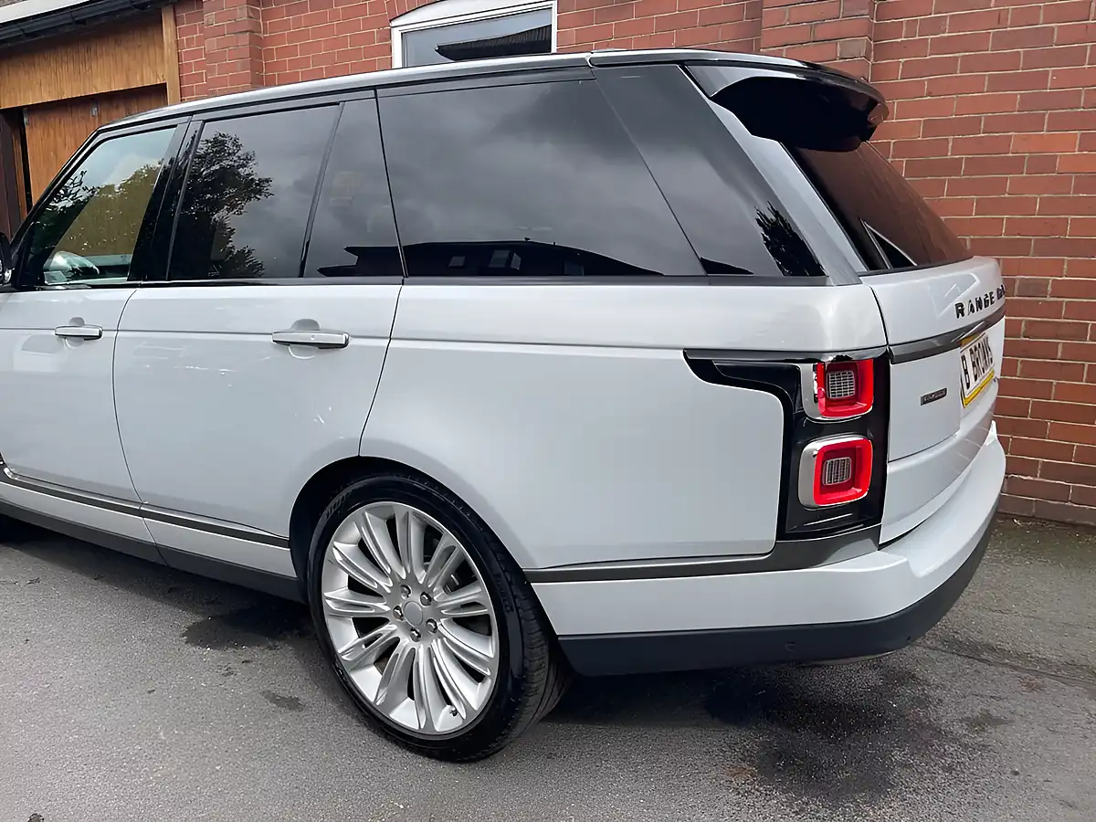 Used 2018 Land Rover Range Rover Autobiography Silver - Interior and Exterior details 9