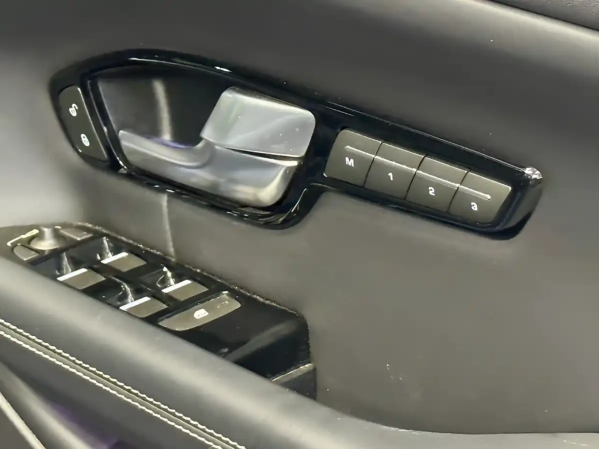 Used 2018 Land Rover Range Rover Evoque Autobiography Carpathian Grey - Interior and Exterior details 16