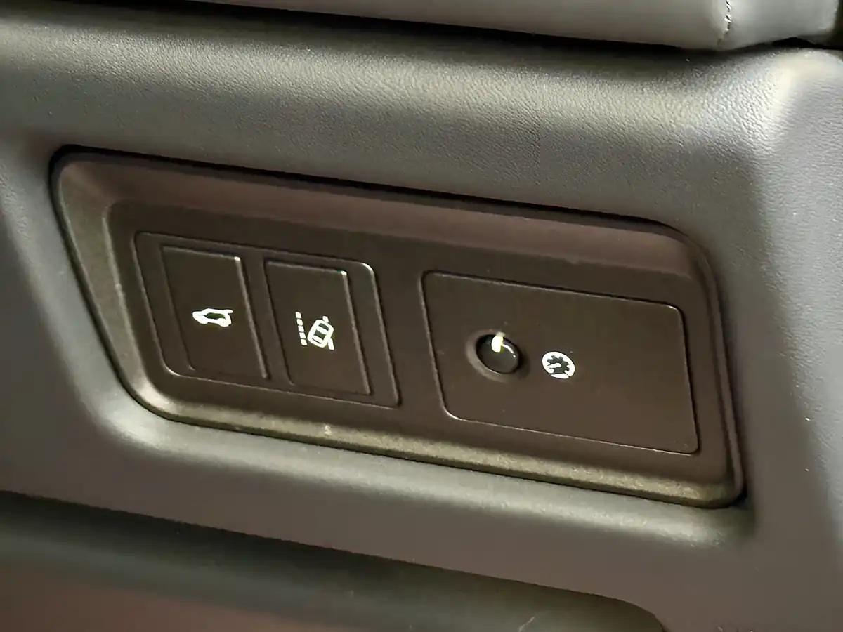 Used 2018 Land Rover Range Rover Evoque Autobiography Carpathian Grey - Interior and Exterior details 17