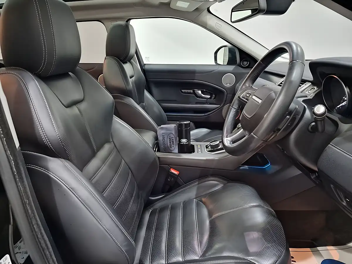 Used 2018 Land Rover Range Rover Evoque Hse Dynamic Black - Interior and Exterior details 10