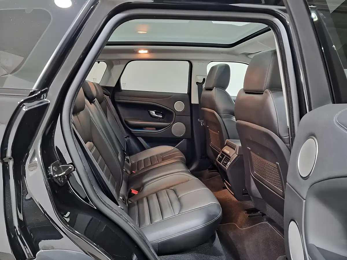 Used 2018 Land Rover Range Rover Evoque Hse Dynamic Black - Interior and Exterior details 12