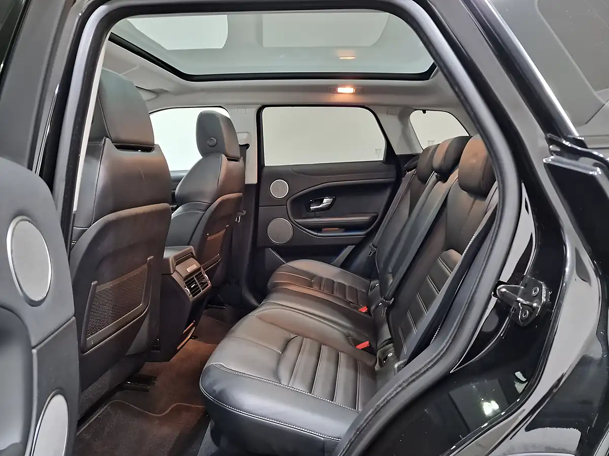 Used 2018 Land Rover Range Rover Evoque Hse Dynamic Black - Interior and Exterior details 17