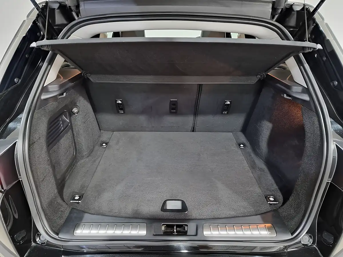 Used 2018 Land Rover Range Rover Evoque Hse Dynamic Black - Interior and Exterior details 19