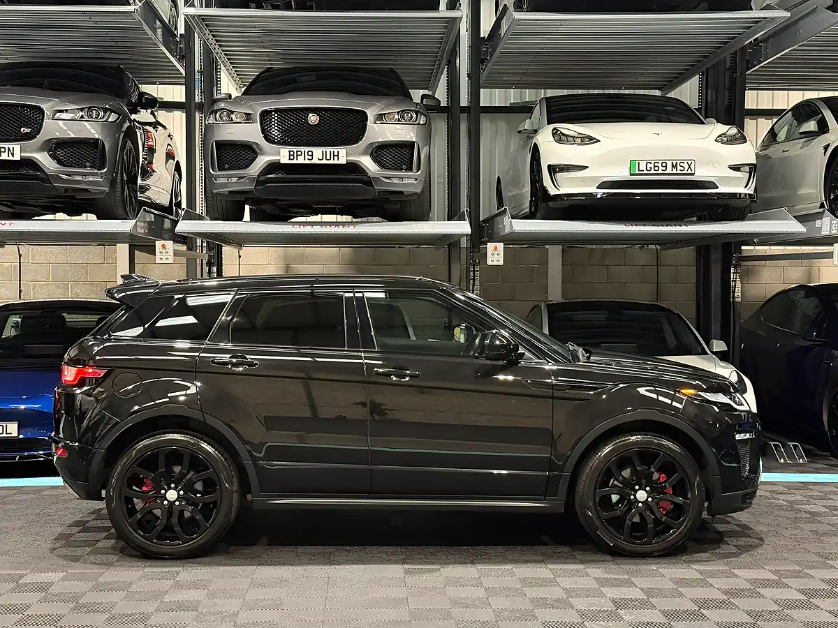 Used 2018 Land Rover Range Rover Evoque Hse Dynamic Black - Interior and Exterior details 10