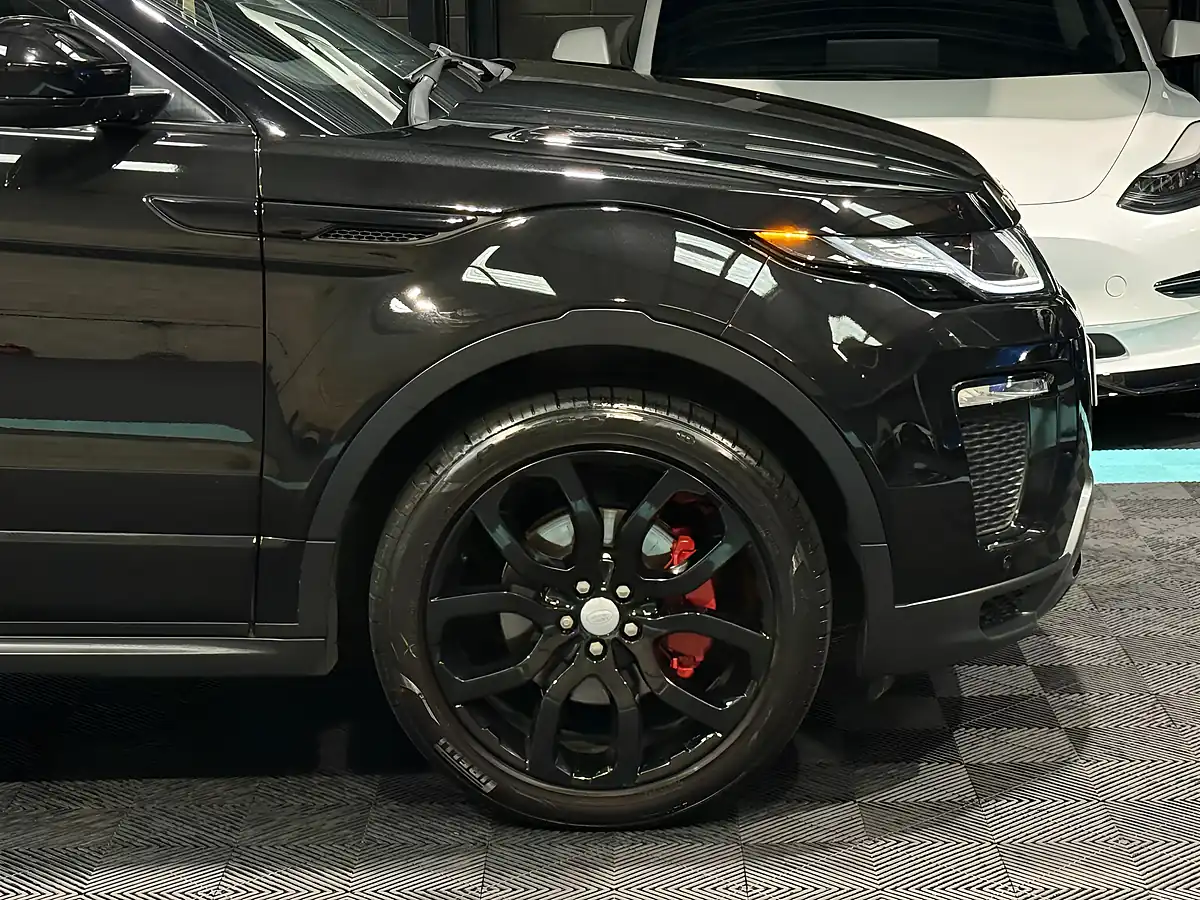 Used 2018 Land Rover Range Rover Evoque Hse Dynamic Black - Interior and Exterior details 15
