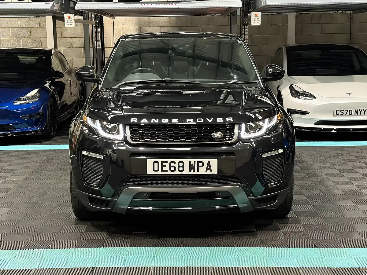 Used 2018 Land Rover Range Rover Evoque Hse Dynamic Black - Interior and Exterior details 4